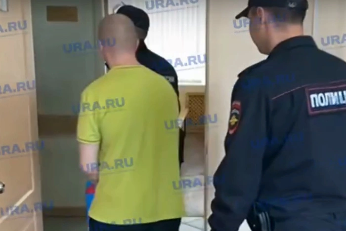 Подследственного главу УЭБ и ПК свердловского главка полиции уволили из МВД