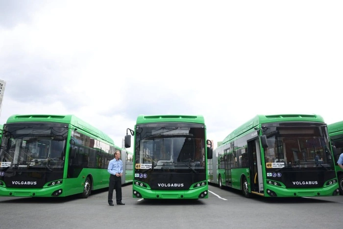 Стало известно, на какие маршруты отправят новые автобусы-гармошки в Екатеринбурге