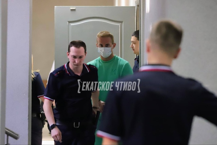 В Екатеринбурге арестовали брокера, совращавшего школьниц на Вайнера