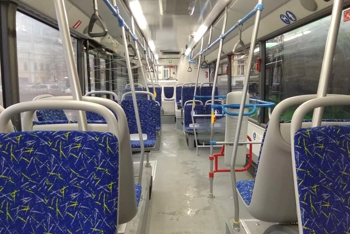 «Тебя вышвырнуть?»: в Свердловской области водитель маршрутки нагрубил пассажирке