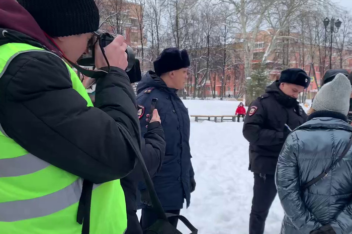 В Екатеринбурге задержали активиста, вышедшего на пикет против насилия над женщинами