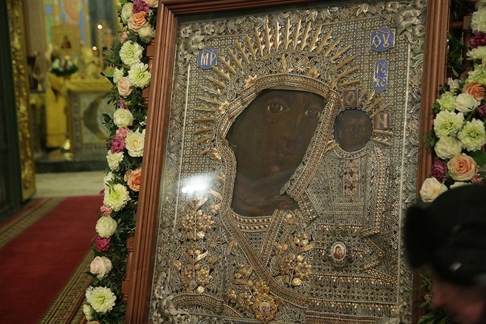Чудотворную икону доставили в город ко Дню рождения Екатеринбургской епархии