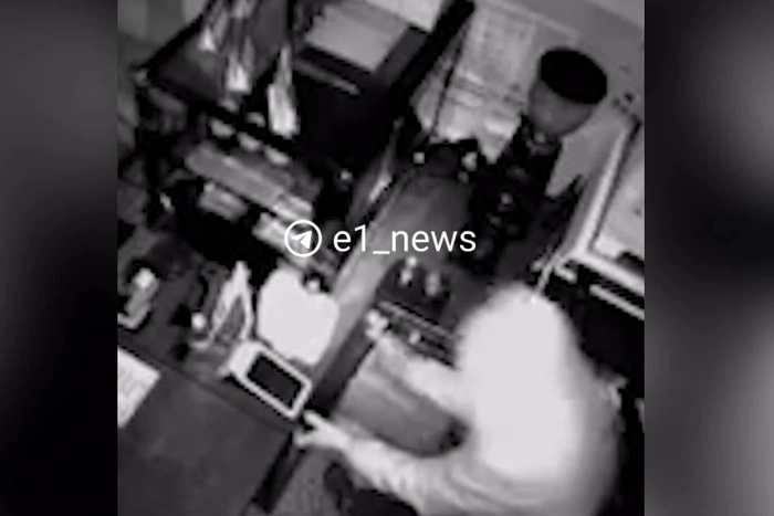 В Екатеринбурге разгромили кофейню рокера, ставшего звездой в США