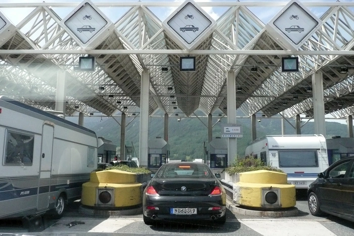 Госдума поддержала законопроект о платном въезде в города