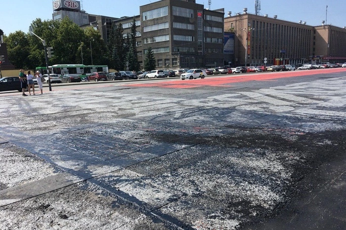 Покрас Лампас готов лично восстановить испорченную работу в Екатеринбурге