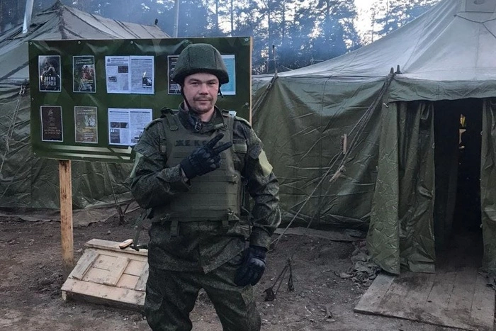 В Берёзовском простятся с погибшим во время спецоперации добровольцем