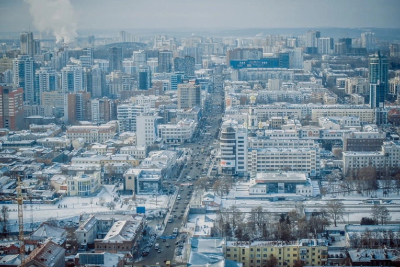 Над Свердловской областью завис смог