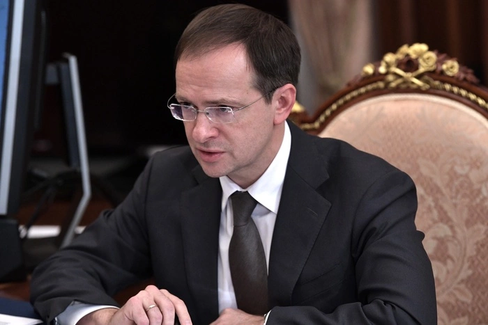 Мединский поддержал снос дома около филармонии