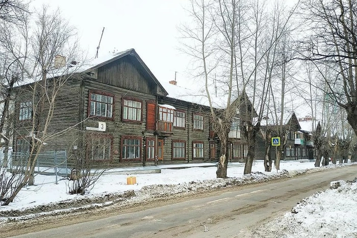 Начался снос «соцгорода Уралмаша» — деревянных домов по Авангардной