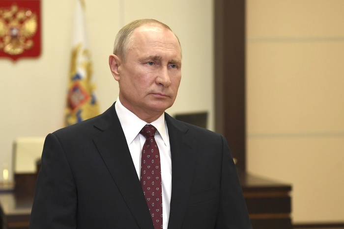 Владимир Путин ввел дополнительные меры поддержки граждан и бизнеса