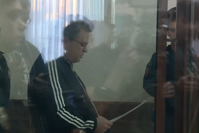Экс-депутат Кинев, убивший старушку из-за квартиры, попытался выйти из колонии