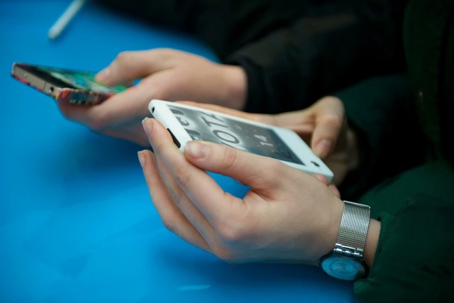 YotaPhone 2 подорожал на 20% из-за падения курса рубля