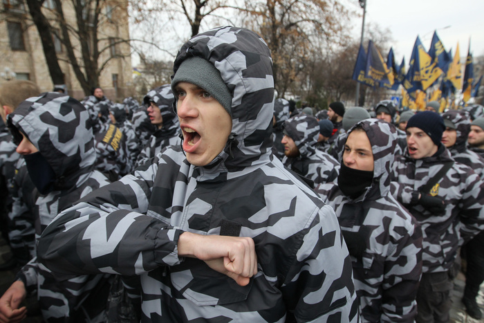 Крым оградили от Украины забором