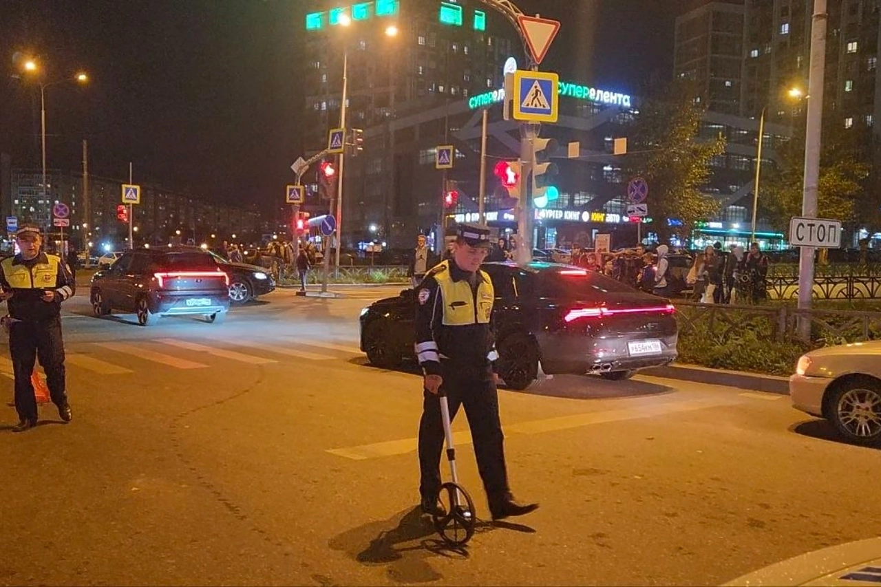 В Екатеринбурге насмерть сбили 81-летнюю женщину на самокате, которая ехала на красный