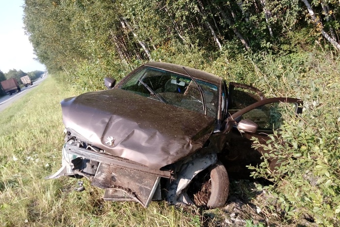 Неопытный водитель совершил ДТП на автодороге Екатеринбург-Серов
