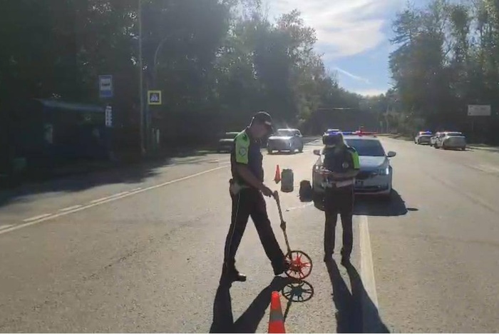 Пожилую женщину насмерть сбили в Екатеринбурге возле остановки