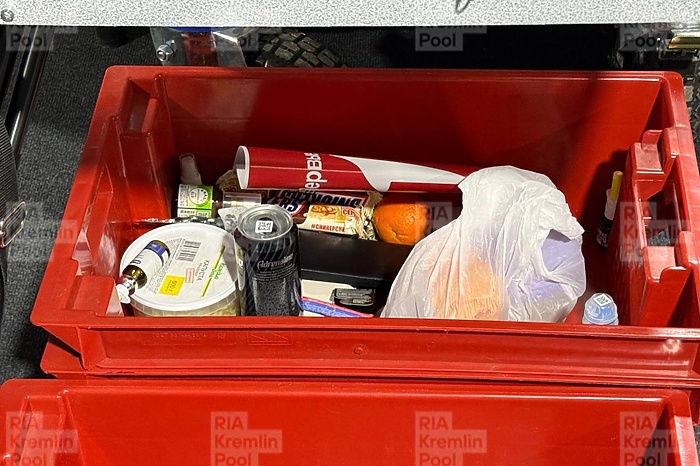 У посетителей прямой линии Путина изъяли квашеную капусту и мандарины