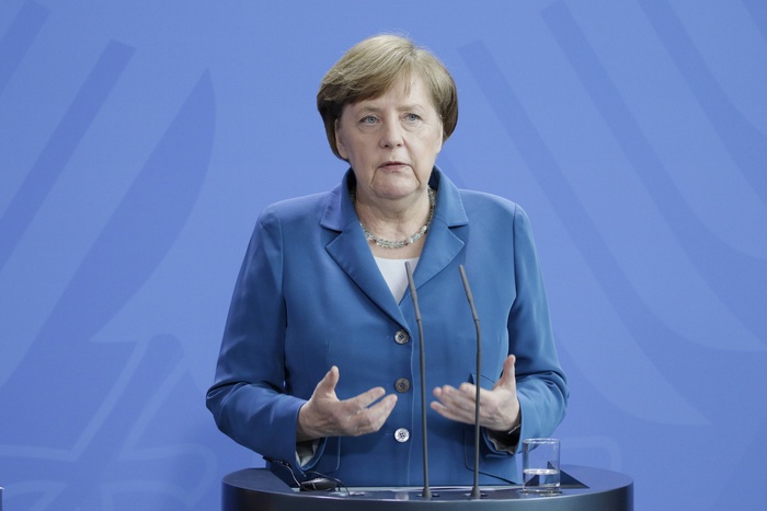Меркель по телефону выразила соболезнования Путину после взрыва в метро