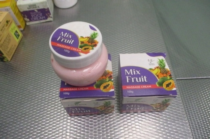 Екатеринбурженка попыталась провезти из Индии десятки килограммов косметики — фото