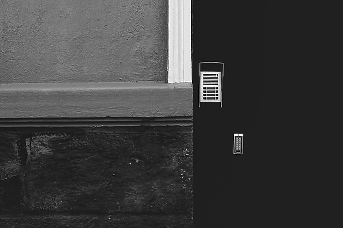 Женщина купила ключ от домофона за 28 миллионов рублей