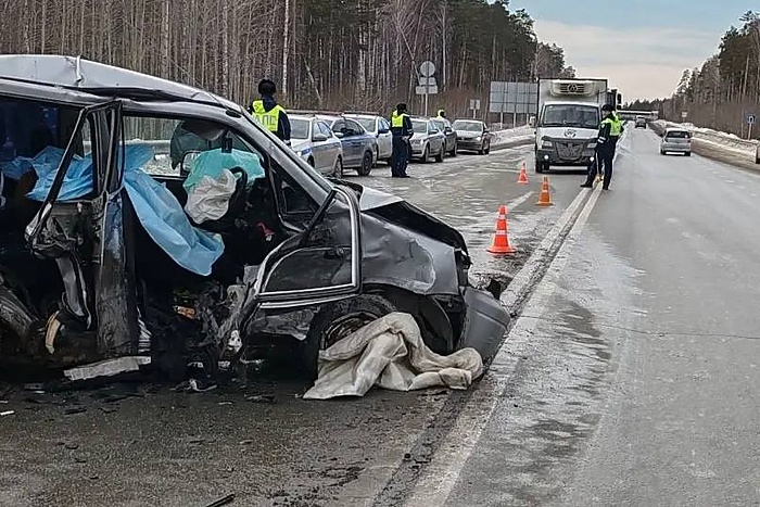 На ЕКАД женщина выехала на «встречку» и погибла