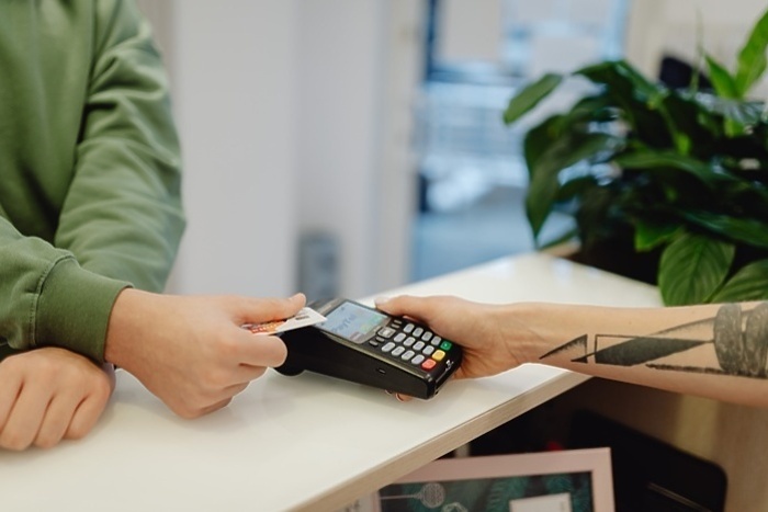 На Урале массово закрываются ПВЗ маркетплейса «Магнит Маркет»