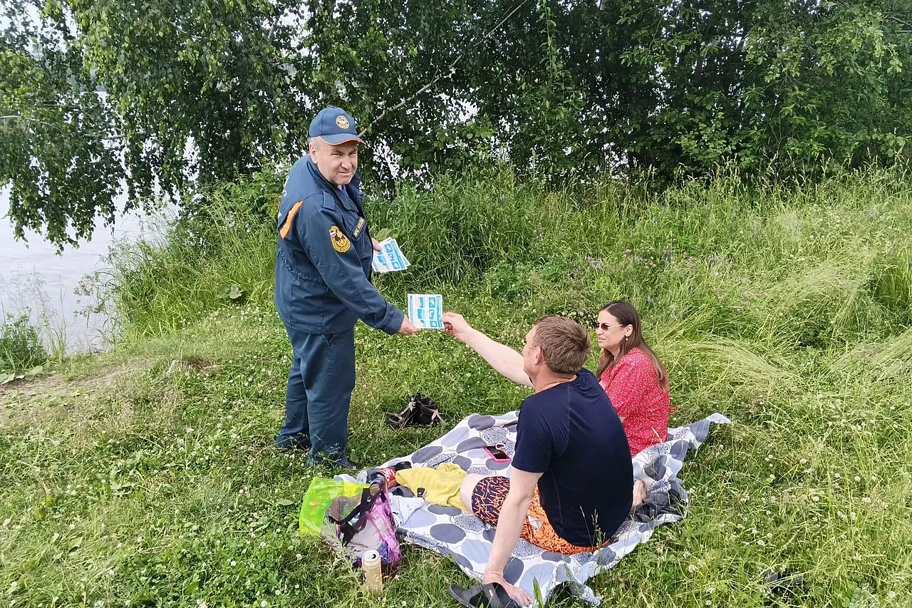 Из свердловского водоема достали тело утонувшего