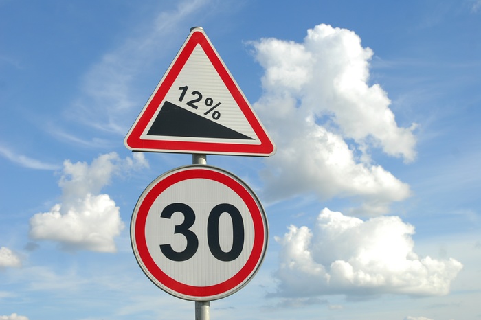 Порог скорости для назначения штрафа может быть снижен с 20 до 10 км/ч