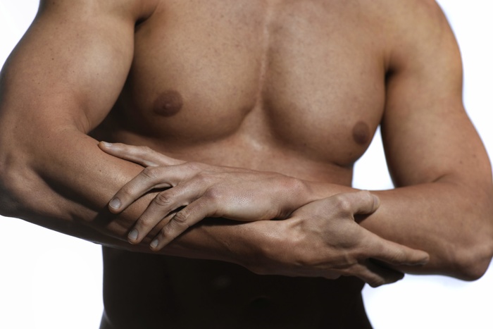 Исследование: Мышечная сила кисти молодых мужчин упала в последние годы на 20%