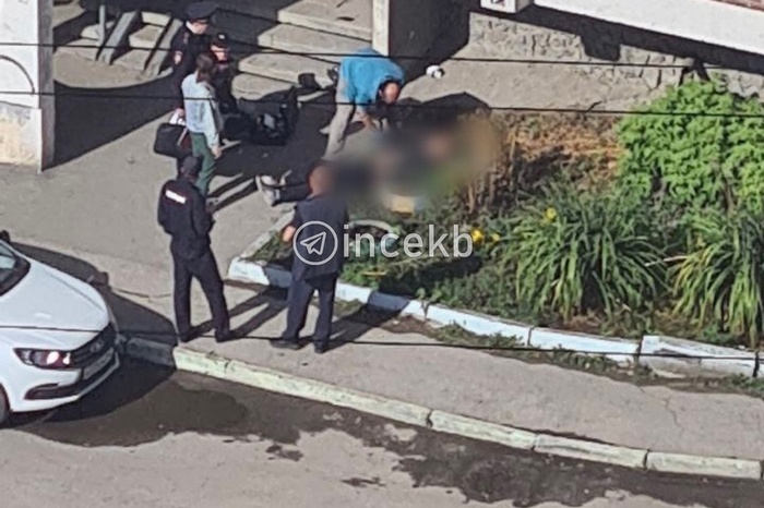 В Екатеринбурге найден еще один труп под окнами дома