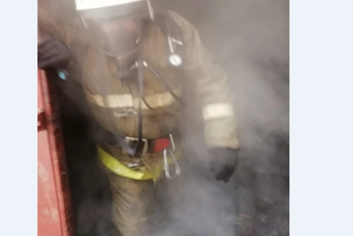 При пожаре в магазине в Свердловской области погибли два человека