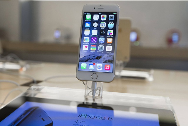 Екатеринбуржцы раскупили все  iPhone 6 и 6 Plus по предзаказу
