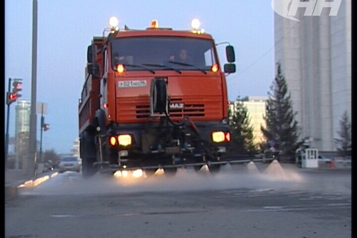 С улиц Екатеринбурга уберут все машины, мешающие уборке