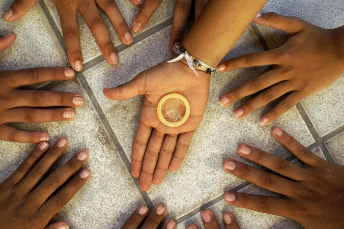 Атлеты из Австралии получат на ОИ-2016 антивирусные презервативы против Зики