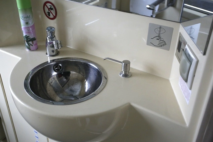 В Сети оценили новые плацкартные вагоны РЖД. «А куда будут пяточки свисать?»