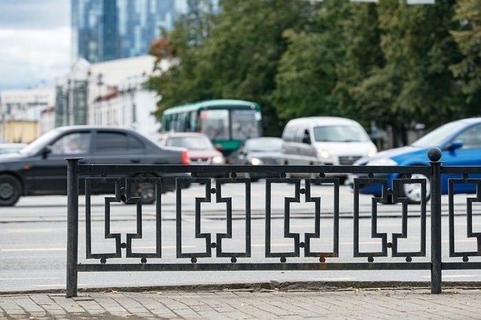 Мэрия Екатеринбурга опубликовала список улиц, с которых уберут заборы