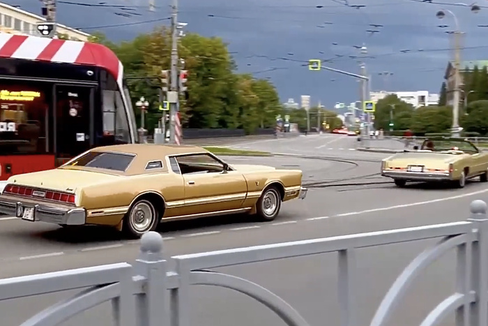 В Екатеринбурге заметили редкие американские ретро-автомобили
