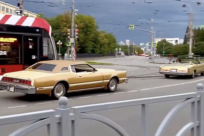 В Екатеринбурге заметили редкие американские ретро-автомобили