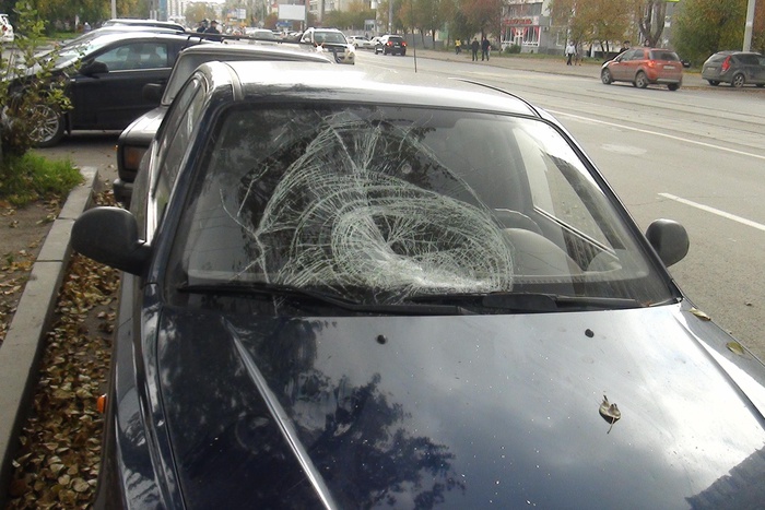 Водитель Hyundai Accent не заметил и сбил мальчика на улице Викулова