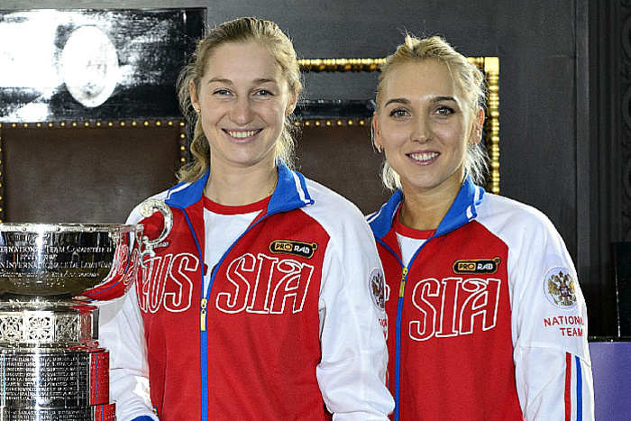 Веснина и Макарова выиграли итоговый турнир WTA в парном разряде