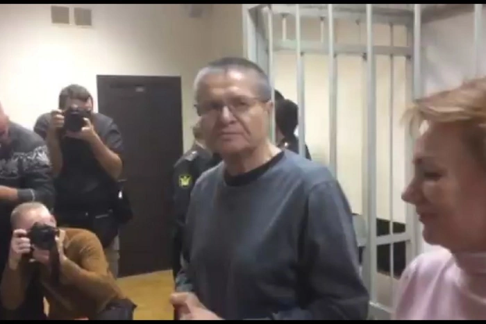 Судебные приставы приступили к взысканию с Улюкаева 130 млн рублей штрафа