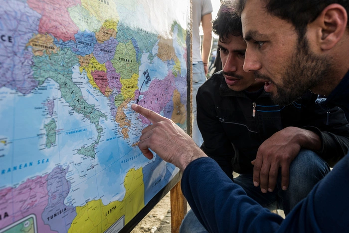 Kronen Zeitung: 20 тысяч вооруженных мигрантов готовят прорыв в ЕС