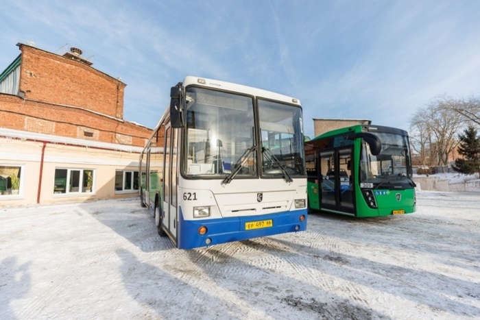 В Екатеринбурге с 1 января изменят маршруты двух автобусов