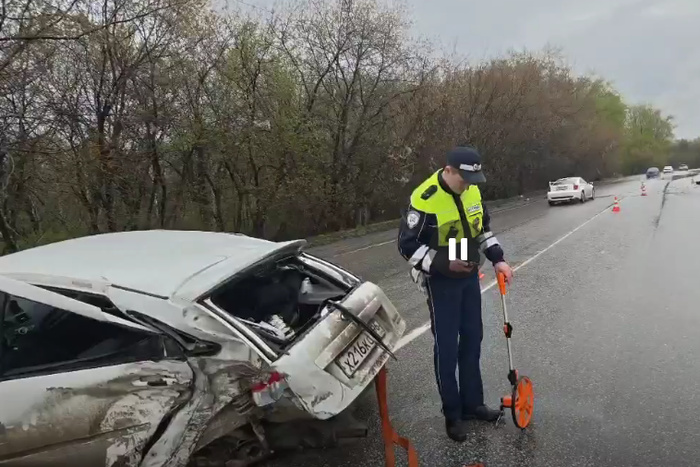 Девятнадцатилетний водитель попал в ДТП с двумя детьми в Екатеринбурге
