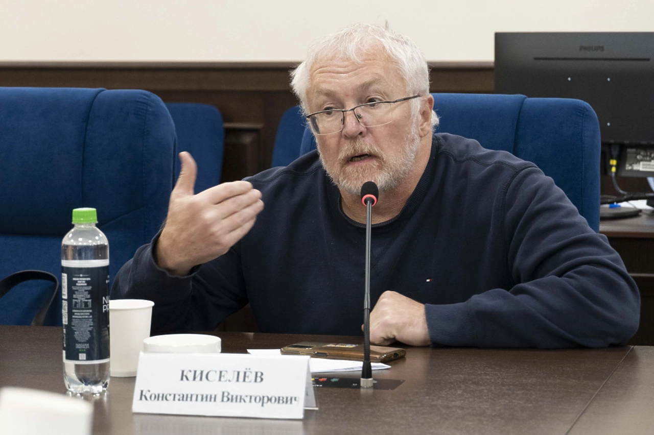 Названа тройка кандидатов, возглавившая список партии «Яблоко» на выборах в ЗакСО