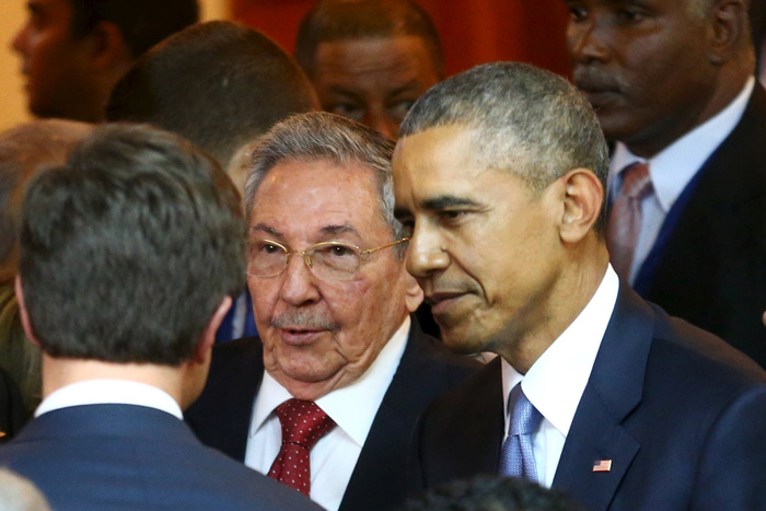 Лидеры США и Кубы пожали друг другу руки
