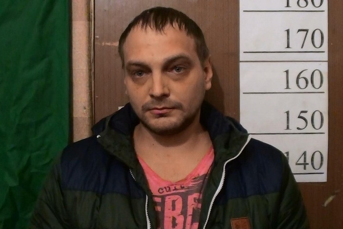 В Екатеринбурге задержан мужчина, стрелявший из окна по соседнему дому