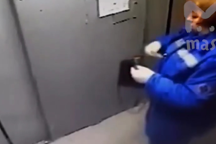 В Москве фельдшер «скорой» обчистила находившуюся без сознания пациентку