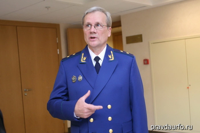 СМИ: Сергей Охлопков покидает должность прокурора Свердловской области