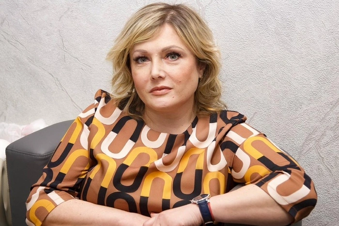 Стала известна личность преподавателя, которая скончалась на рабочем месте в Екатеринбурге